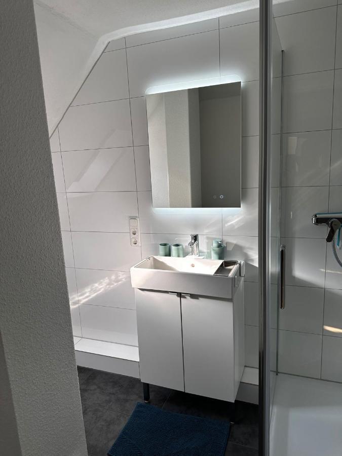 A&V Apartments Gemuetliche Rheinblick Wohnung Apt Daisy 뒤스부르크 외부 사진