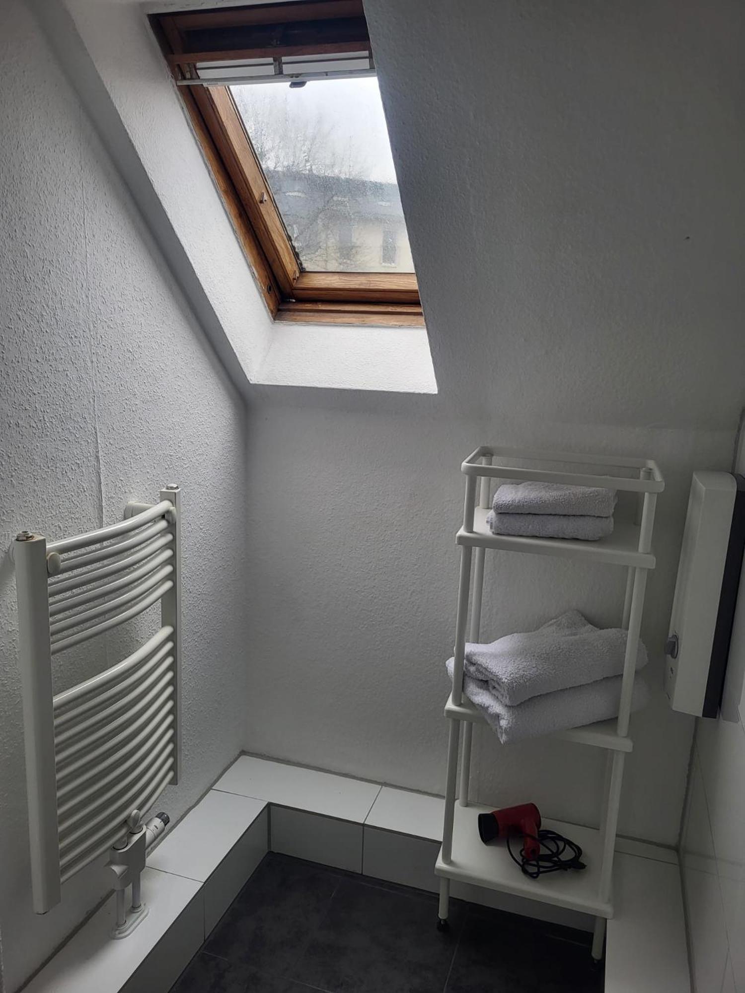 A&V Apartments Gemuetliche Rheinblick Wohnung Apt Daisy 뒤스부르크 외부 사진